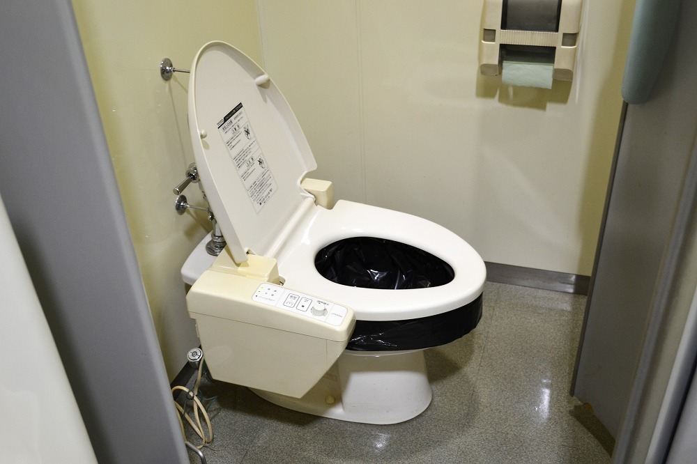 組立式緊急簡易トイレ | 商品情報 | KOKUBO 小久保工業所（家庭日用品